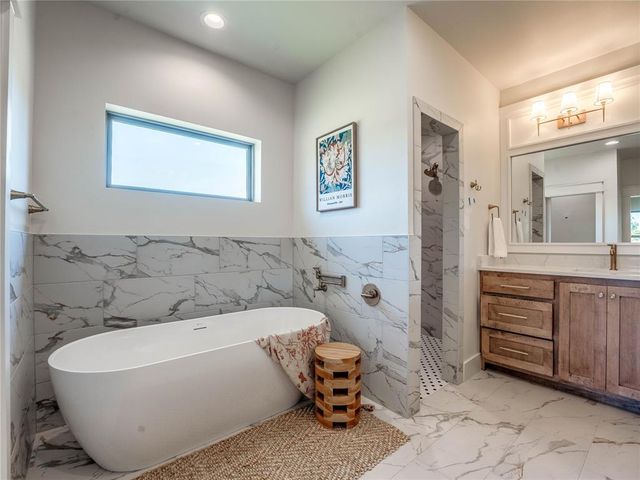 1770 S May Avenue, Guthrie, OK 73044