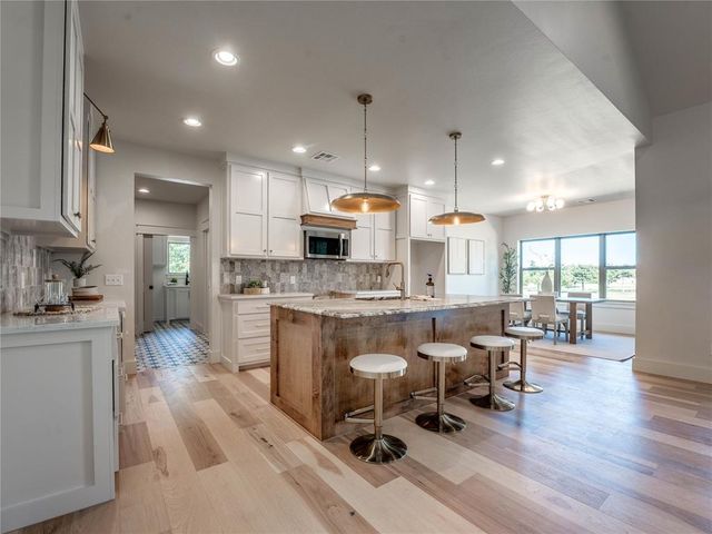 1770 S May Avenue, Guthrie, OK 73044