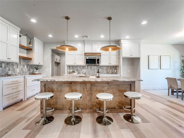 1770 S May Avenue, Guthrie, OK 73044
