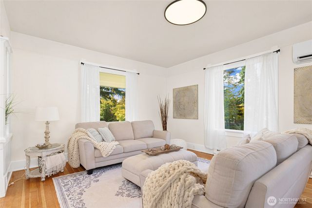 1404 10th Avenue SE, Olympia, WA 98501