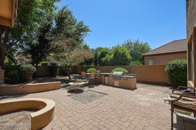 2407 E GLACIER Place, Chandler, AZ 85249