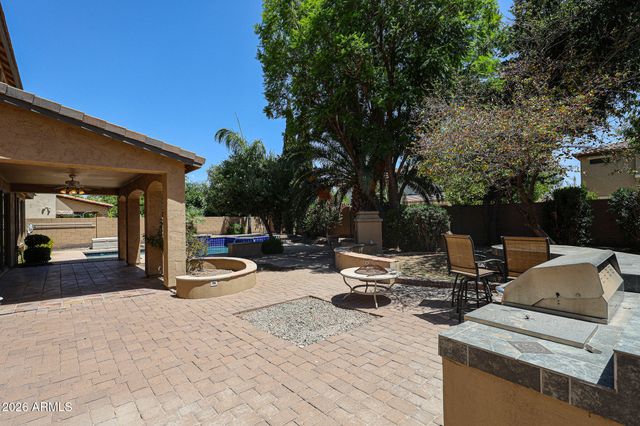 2407 E GLACIER Place, Chandler, AZ 85249