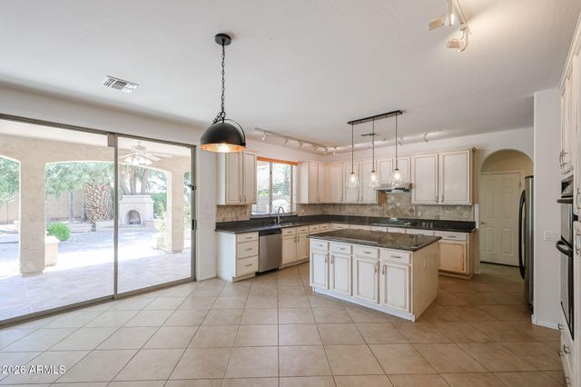 2407 E GLACIER Place, Chandler, AZ 85249