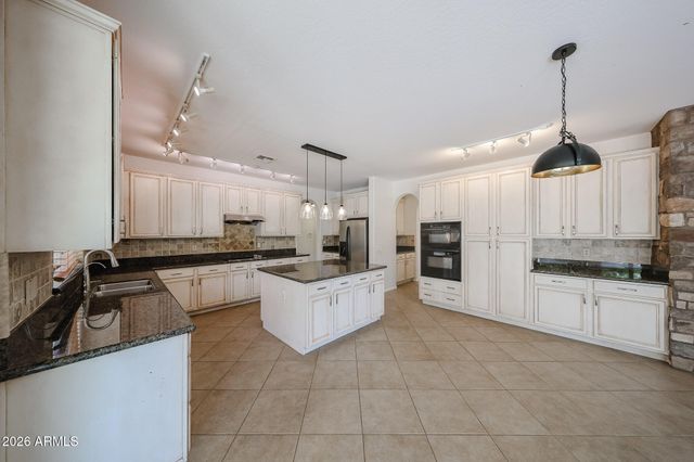 2407 E GLACIER Place, Chandler, AZ 85249
