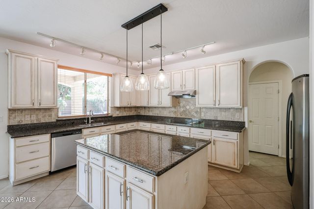 2407 E GLACIER Place, Chandler, AZ 85249