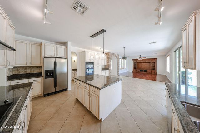2407 E GLACIER Place, Chandler, AZ 85249
