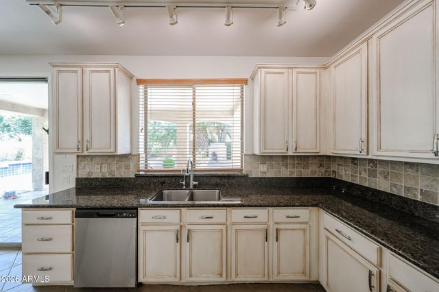 2407 E GLACIER Place, Chandler, AZ 85249