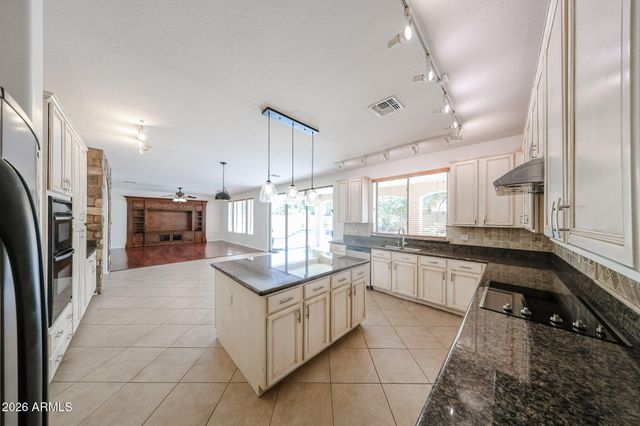 2407 E GLACIER Place, Chandler, AZ 85249
