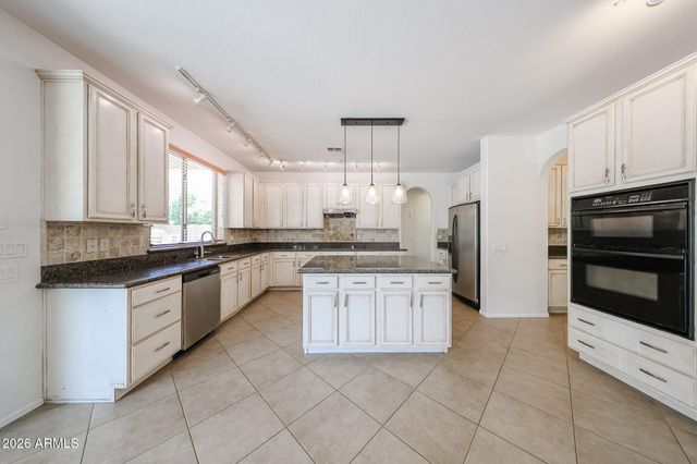 2407 E GLACIER Place, Chandler, AZ 85249