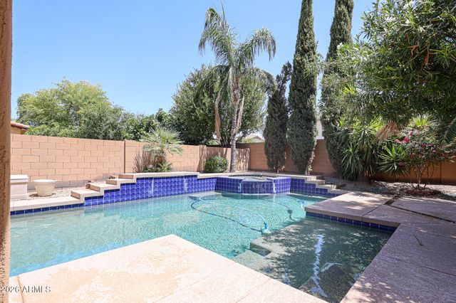2407 E GLACIER Place, Chandler, AZ 85249