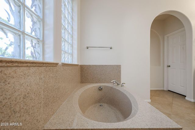 2407 E GLACIER Place, Chandler, AZ 85249