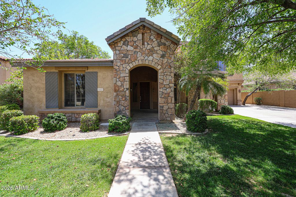 2407 E GLACIER Place, Chandler, AZ 85249