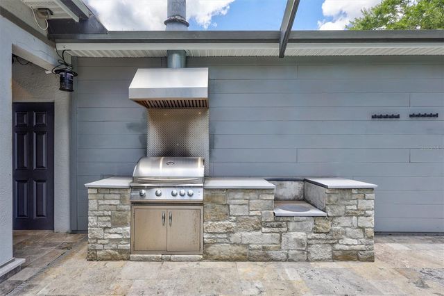 11908 MERIDIAN POINT DRIVE, Tampa, FL 33626