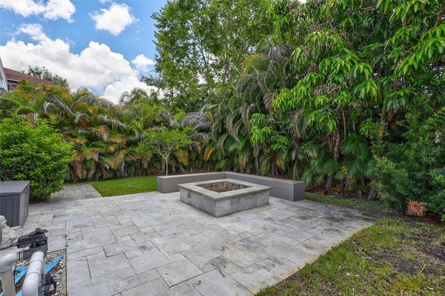 11908 MERIDIAN POINT DRIVE, Tampa, FL 33626