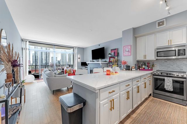 435 W Erie Street 1305, Chicago, IL 60654