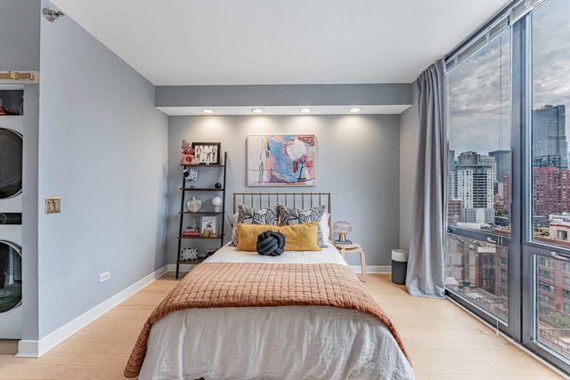 435 W Erie Street 1305, Chicago, IL 60654