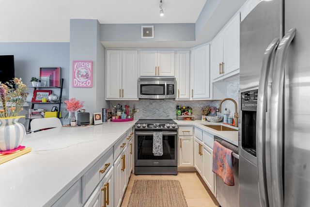 435 W Erie Street 1305, Chicago, IL 60654