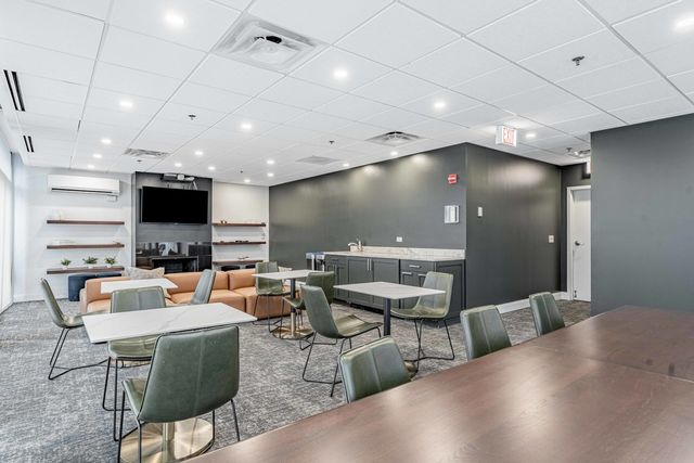435 W Erie Street 1305, Chicago, IL 60654