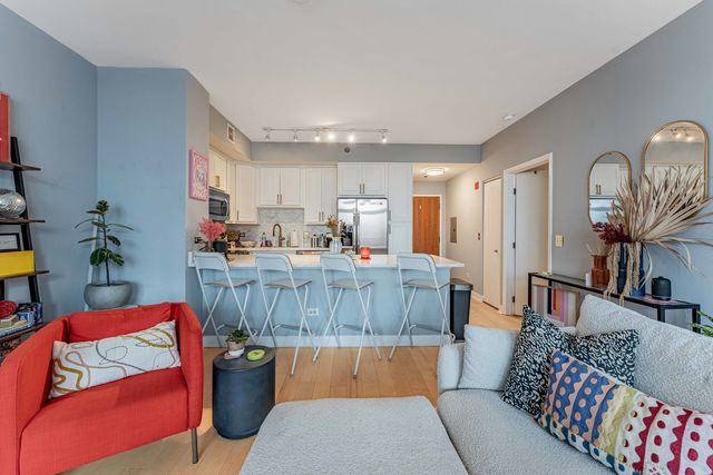 435 W Erie Street 1305, Chicago, IL 60654