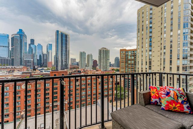 435 W Erie Street 1305, Chicago, IL 60654
