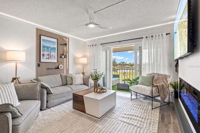 437 CERROMAR LANE 424, Venice, FL 34293