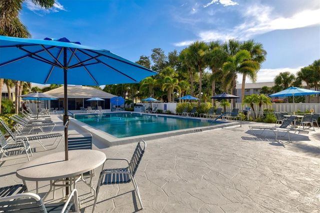 437 CERROMAR LANE 424, Venice, FL 34293