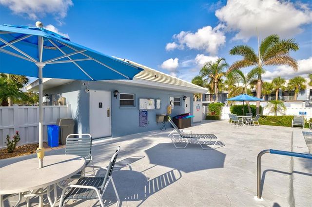 437 CERROMAR LANE 424, Venice, FL 34293