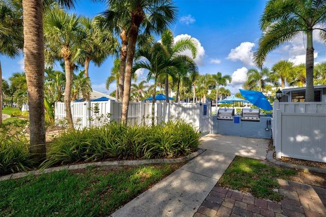 437 CERROMAR LANE 424, Venice, FL 34293
