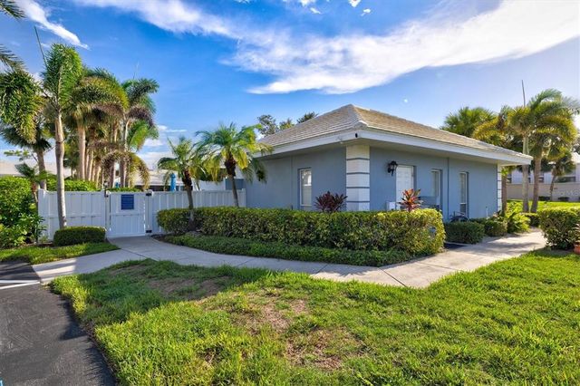 437 CERROMAR LANE 424, Venice, FL 34293