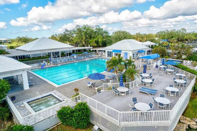 437 CERROMAR LANE 424, Venice, FL 34293