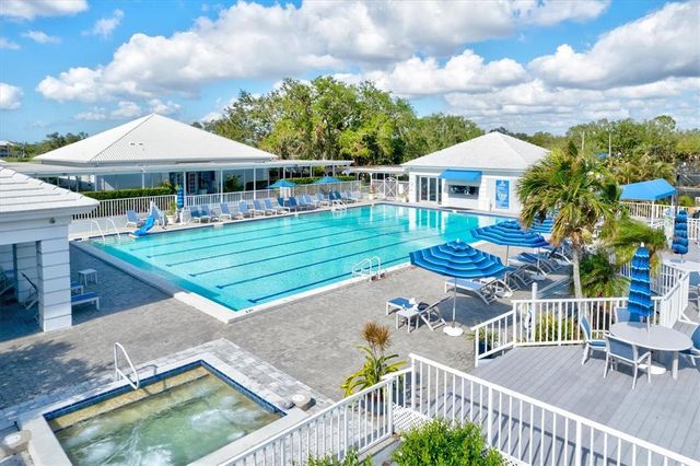 437 CERROMAR LANE 424, Venice, FL 34293