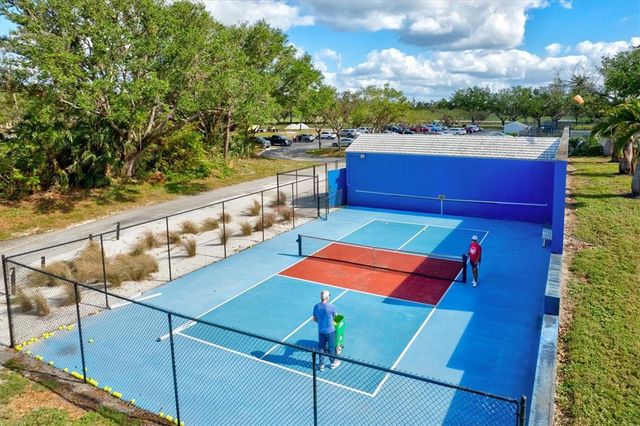 437 CERROMAR LANE 424, Venice, FL 34293
