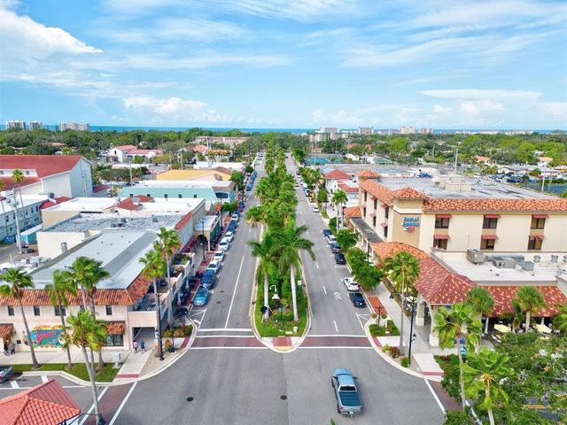 437 CERROMAR LANE 424, Venice, FL 34293