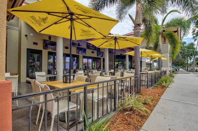 437 CERROMAR LANE 424, Venice, FL 34293