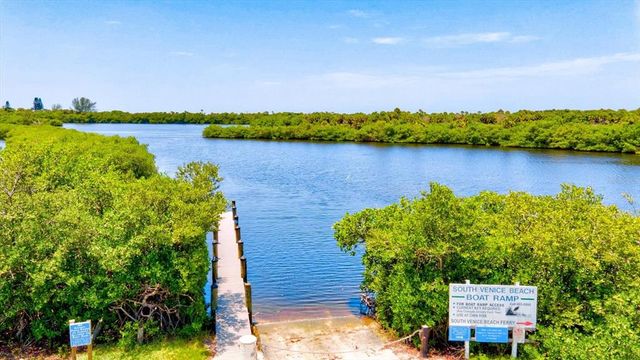437 CERROMAR LANE 424, Venice, FL 34293