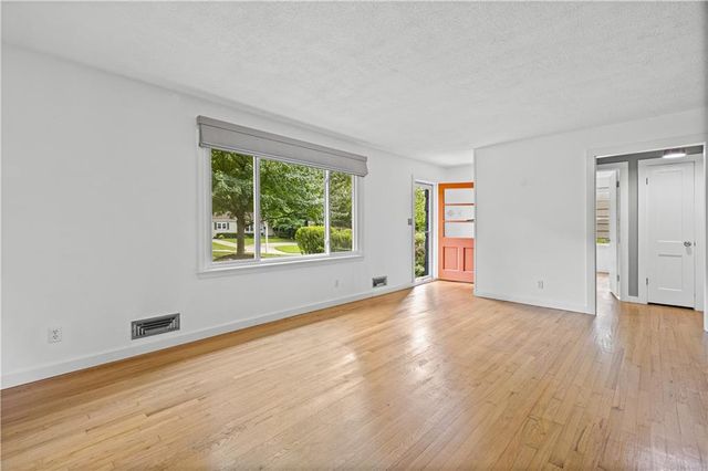 6308 W 80th Terrace, Overland Park, KS 66204