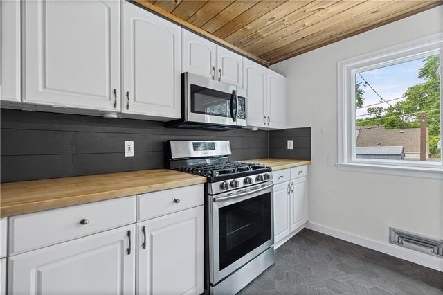 6308 W 80th Terrace, Overland Park, KS 66204