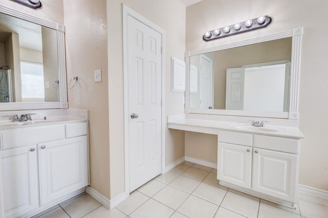 909 Grant Street, Burleson, TX 76028