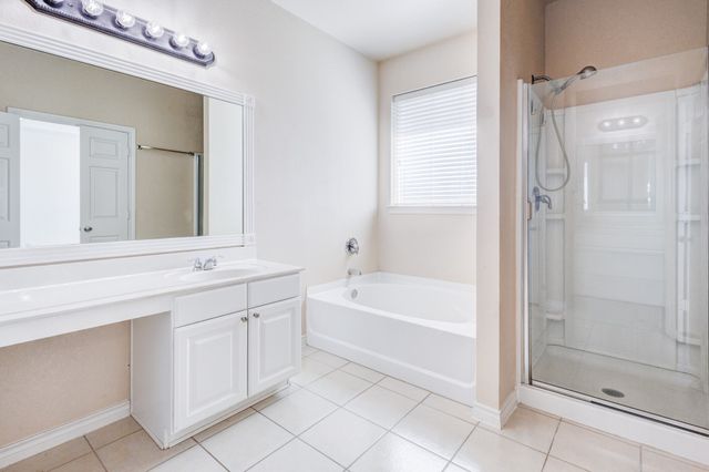 909 Grant Street, Burleson, TX 76028