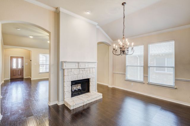 909 Grant Street, Burleson, TX 76028