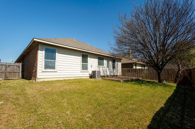 909 Grant Street, Burleson, TX 76028