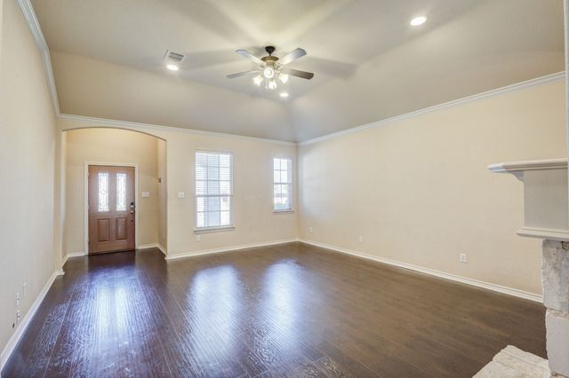 909 Grant Street, Burleson, TX 76028