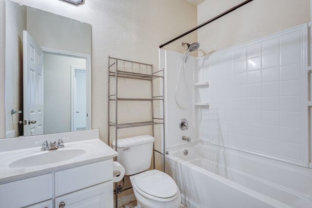 909 Grant Street, Burleson, TX 76028