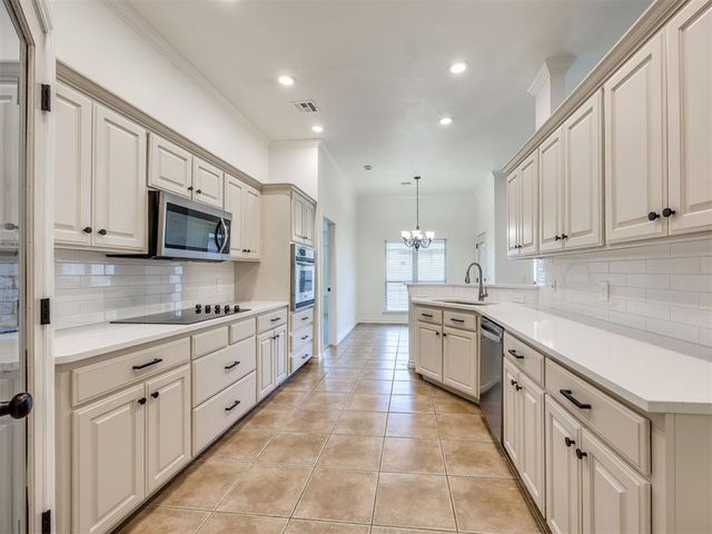 2901 Danielle Terrace, Moore, OK 73160