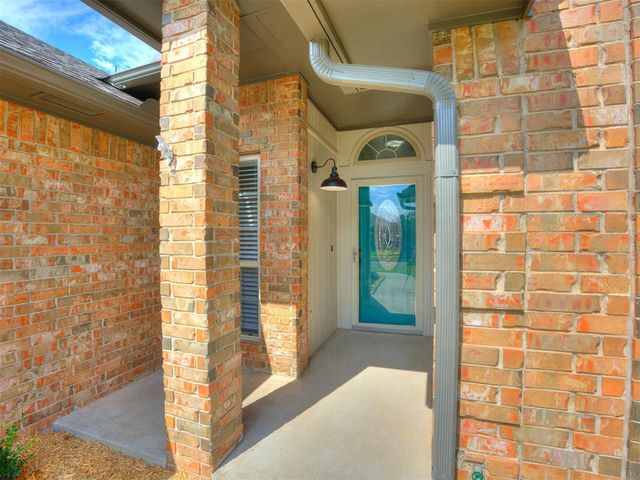 2901 Danielle Terrace, Moore, OK 73160