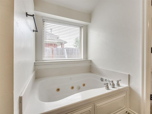 2901 Danielle Terrace, Moore, OK 73160