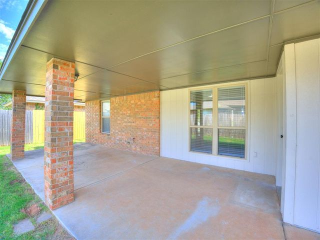 2901 Danielle Terrace, Moore, OK 73160