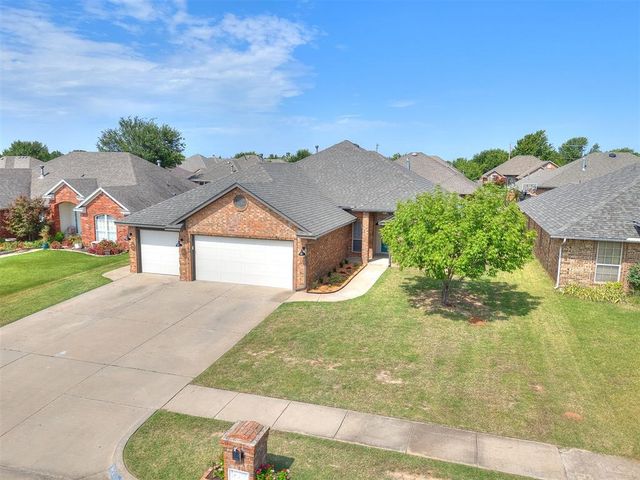 2901 Danielle Terrace, Moore, OK 73160