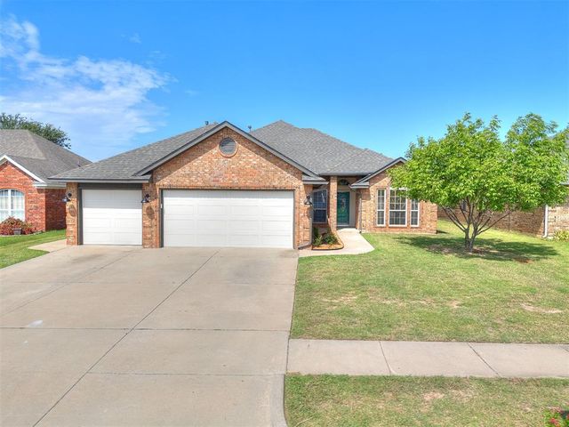 2901 Danielle Terrace, Moore, OK 73160