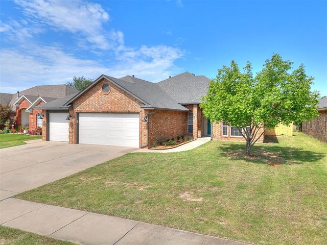 2901 Danielle Terrace, Moore, OK 73160
